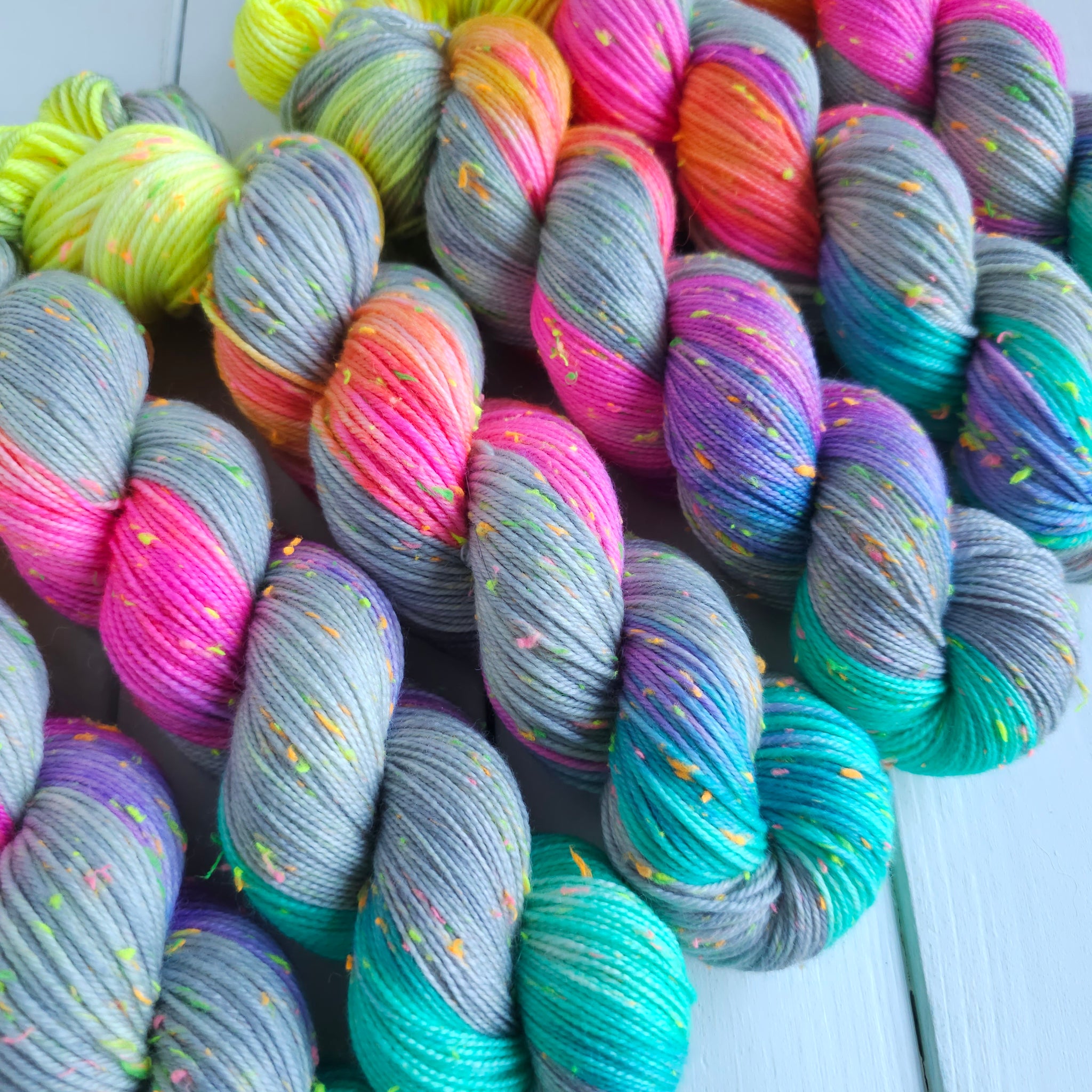 Hi Ho Silver - Merino & Donegal Neon Nep - DK