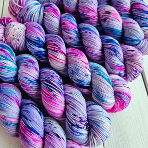 Hothouse Hibiscus - Merino & Nylon - 4ply Fingering