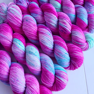 Lady Magenta - Merino & Nylon - 4ply Fingering