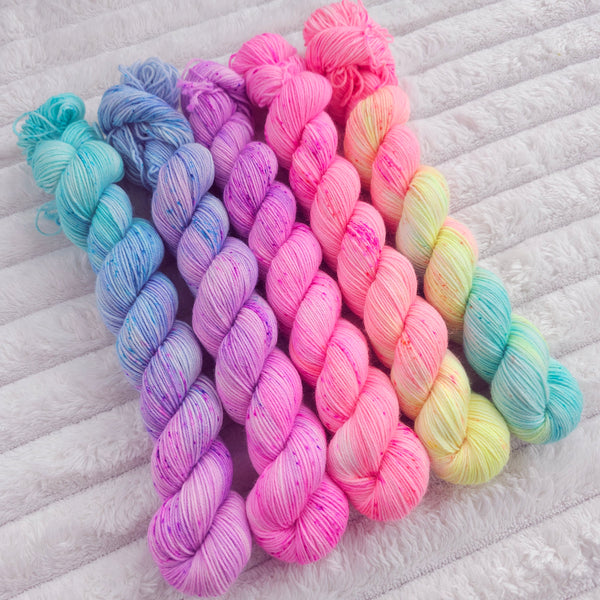 Mellow Tropics Gradient Set 250g - 5 x 50g - Merino & Nylon - 4ply Fingering