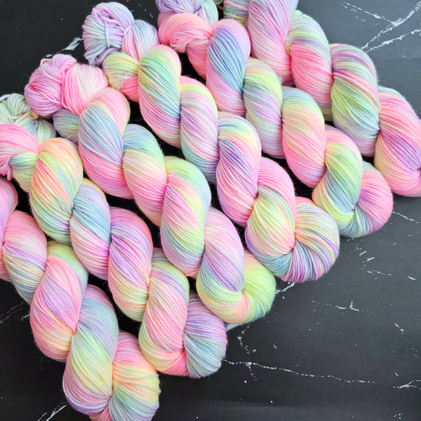 *PREORDER* Holo Dreamer - Merino & Nylon - 4ply Fingering