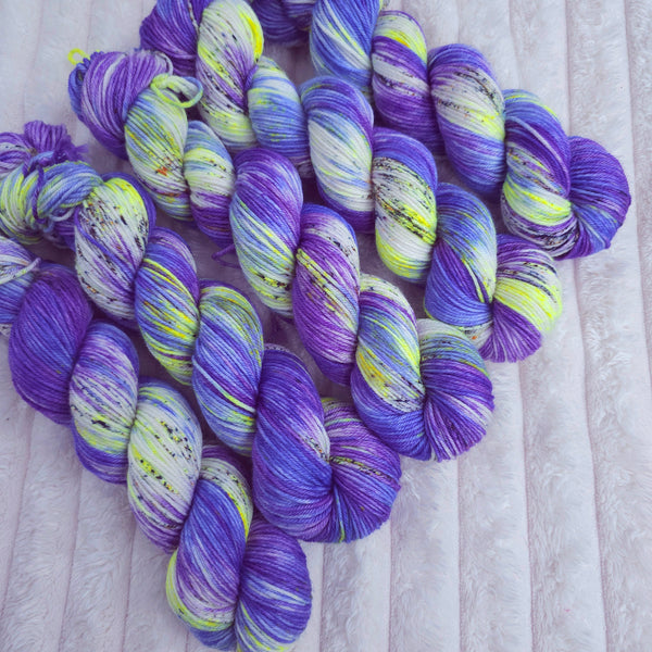 Neon Iris - Merino & Nylon - DK