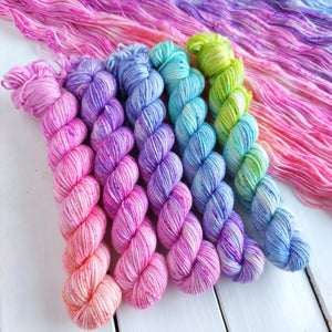 Forever Spring Gradient Set 250g - 5 x 50g - Merino & Nylon - DK